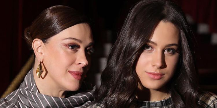 Claudia e Sophia Raia brilham de Isabel Marant na temporada de moda em Paris