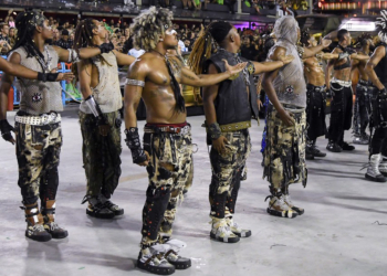 Colcci assinou looks para a comissão de frente da Beija-Flor criados por Francisco Costa