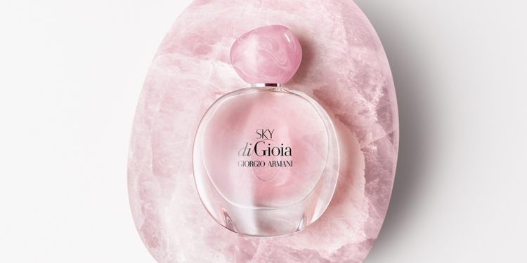 Giorgio Armani apresenta a fragrância SKY di Gioia