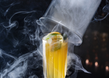 Rubaiyat Brasília tem nova carta de drinques inspirada em clássicos do rock internacional