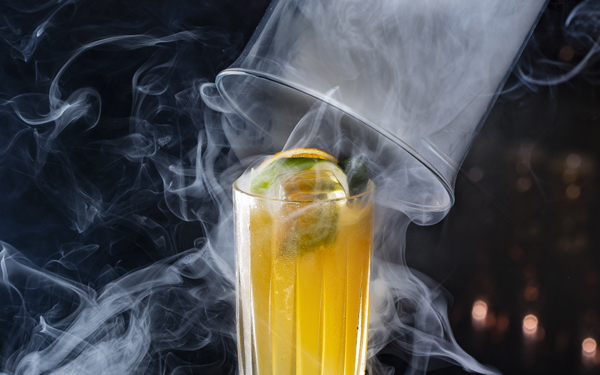 Rubaiyat Brasília tem nova carta de drinques inspirada em clássicos do rock internacional