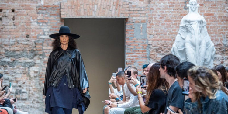 Coronavírus provoca cancelamento de grandes eventos incluindo o SPFW