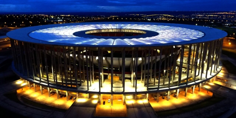 Estádio Mané Garrincha poderá ser usado como hospital de casos mais graves do coronavírus