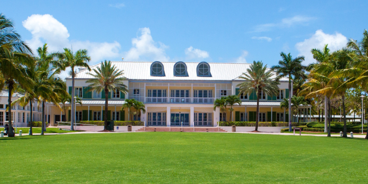 Royal Caribbean International e Bahamas Port Investments compram o resort Grand Lucayan nas Bahamas