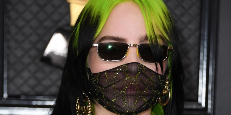 Saint Laurent, Gucci e Balenciaga vão fabricar máscaras para conter coronavírus