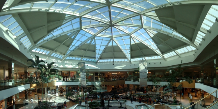 Shoppings e lojas da capital funcionam com horário reduzido a partir de hoje devido ao Coronavírus