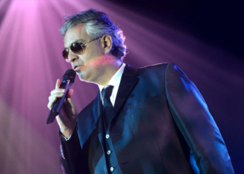 Ao vivo: Andrea Bocelli faz apresentação especial para celebrar a Páscoa em Milão