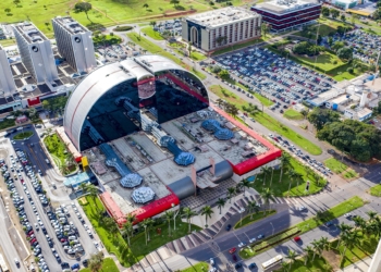 Brasília Shopping completa 23 anos no aniversário de Brasília e conta para Juscelino Kubitschek como a capital está em 2020