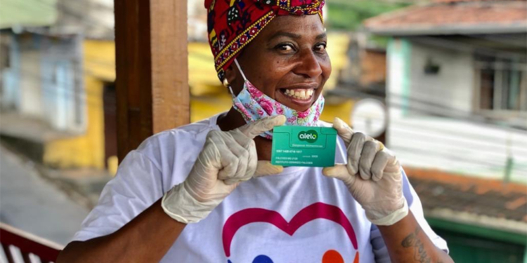 Hugo Boss anuncia participação na campanha “Corona no Paredão, Fome Não”