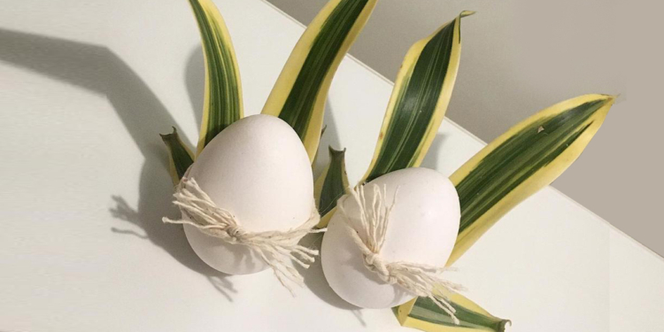 O florista Vicente Ozumi criou arranjo e ovo da Páscoa lúdico diante da crise do coronavírus