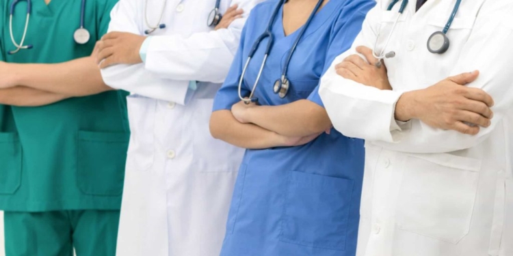 Secretarias de Turismo e Saúde selecionam hotéis para receber profissionais no combate ao coronavírus