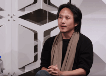 “Vamos oferecer US$ 250 milhões! É o nosso compromisso para amenizar os danos do COVID-19”, diz Alex Zhu, Presidente do TikTok.