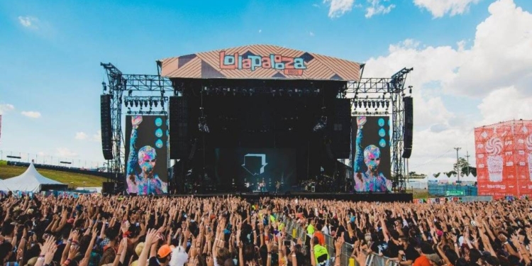 #LollaBRemCasa: cantores do Lollapalooza Brasil estreiam lives no youtube neste sábado