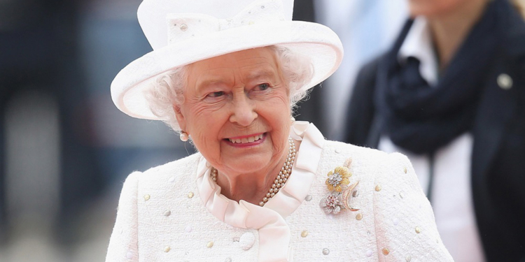 Break: Rainha Elizabeth II decide se afastar da vida pública por tempo indeterminado
