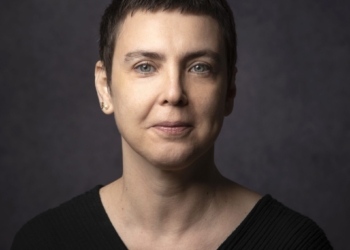 Adriana Calcanhoto se une à ação solidária apresentando novo disco “Só”