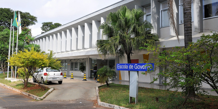 GDF oferece 138 bolsas de estudo para servidores e comunidade