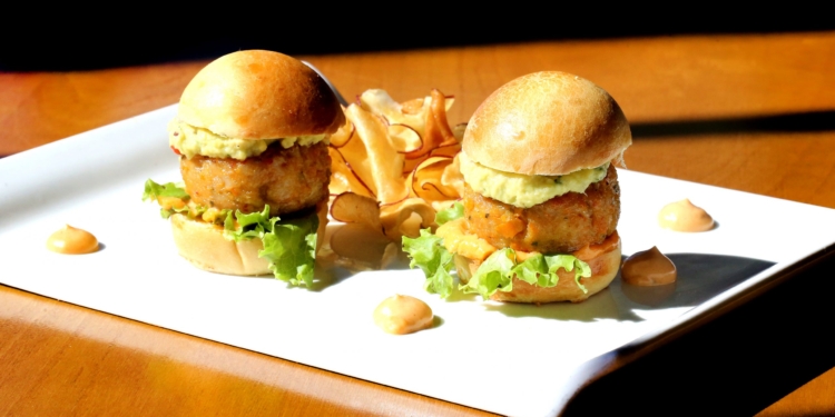 Restaurantes celebram o Dia Mundial do Hamburguer