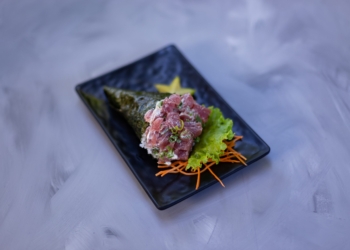 Diversas ocasiões: temaki marca presença em almoços, lanches e jantares