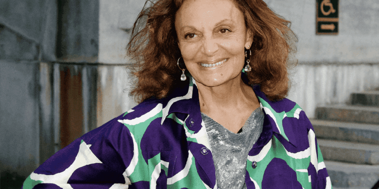 Crise: DVF demite equipe em massa e fecha lojas físicas nos EUA e Europa