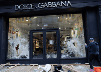 Antirracismo: por quê as lojas de marcas de luxo estão sendo alvos de protestos e saques nos Estados Unidos?