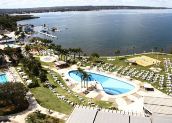 Governador Ibaneis Rocha libera treinos de futebol e reabertura de clubes recreativos