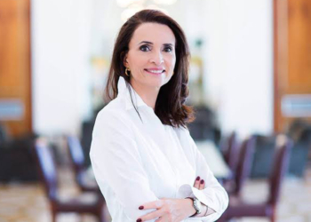 Live: Andréa Natal, diretora-geral do Belmond Copacabana Palace fala sobre eventos, moda e beleza