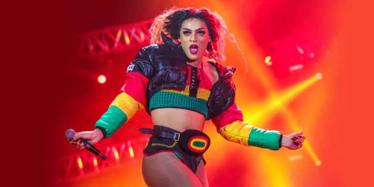 Programação: Pabllo Vittar comanda live para celebrar a data do Orgulho LGBTQI+ neste domingo