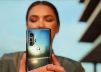 Claro inaugura era do 5G no Brasil com lançamento do Motorola Edge