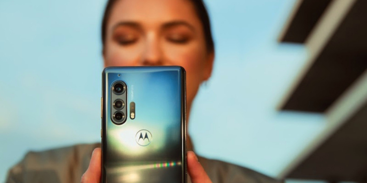 Claro inaugura era do 5G no Brasil com lançamento do Motorola Edge