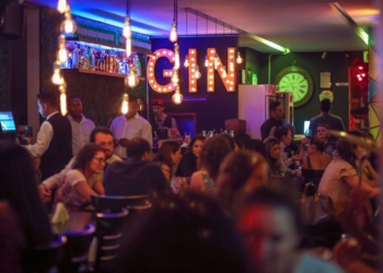 Decreto suspenso: GDF bloqueia a reabertura de bares, restaurantes, salões e academias