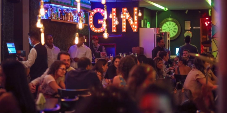 Decreto suspenso: GDF bloqueia a reabertura de bares, restaurantes, salões e academias