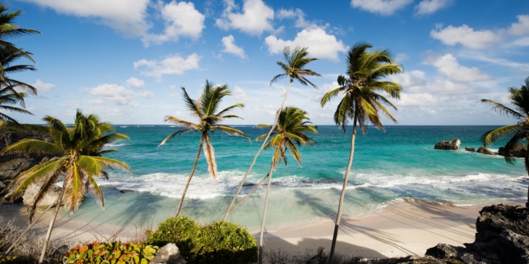 Quer morar em Barbados? Governo oferece visto de 12 meses para trabalho remoto na ilha do Caribe