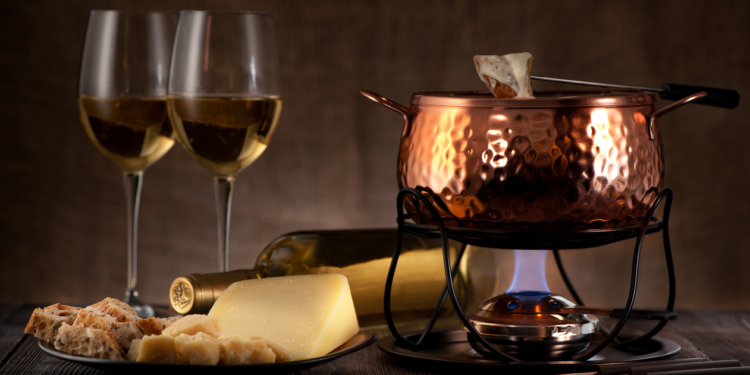 Quer combinação melhor do que friozinho, fondue e sopas? Confira onde pedir essas delícias via delivery em Brasília