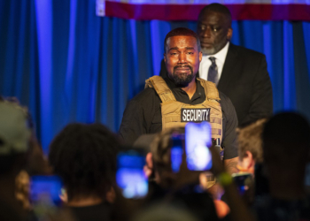 Antiaborto: Kanye West oficializa sua candidatura à presidência dos Estados Unidos e chora no comício