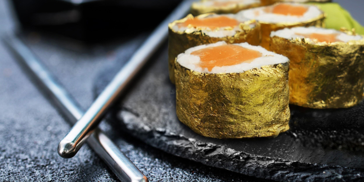 Sushi de ouro: restaurante japonês paulista inova trazendo a iguaria para o cardápio