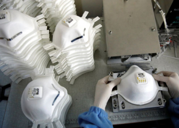 Máscara reutilizável que inativa o coronavírus em 99% é criada em Portugal