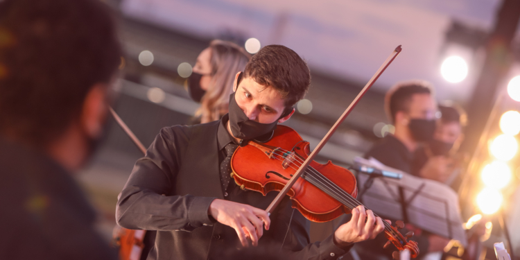 Encerramento Gratuito: Orquestra Filarmônica apresenta a Sinfonia nº 5 de Beethoven no Festival Drive-In