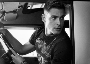 Verão/21: Cauã Reymond estrela campanha para Colcci