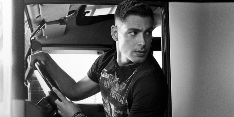 Verão/21: Cauã Reymond estrela campanha para Colcci