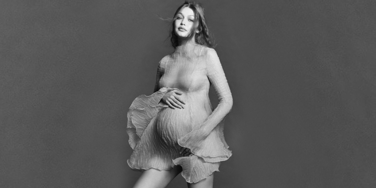 Grávida do primeiro filho com o cantor Zayn, Gigi Hadid mostra fotos da gestação