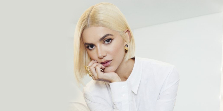 Loiraça: Redken transforma Manu Gavassi em personagem fictício