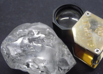 R$ 100 milhões: diamante de 442 quilates é encontrado na África