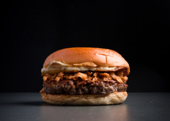 Padoca volta ao cardápio Bullguer com parceria da Catupiry®