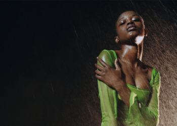 Farfetch apresenta nova identidade de marca com campanha global “Open Doors to a World of Fashion”