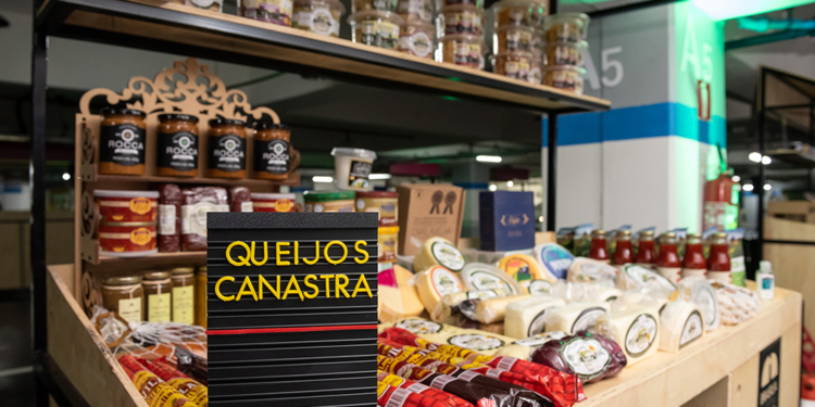 Mercadinho do Brasília Shopping: feirinha segue com adaptações no estacionamento G1