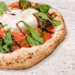Pizza La Burrata é o novo sabor no cardápio da Grano & Oliva Pizzeria