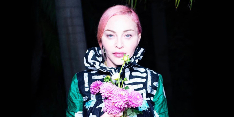 Madonna usa vestido da marca africana Busayo e estilista comemora