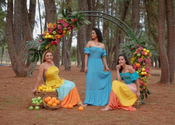 Editorial Outubro Rosa: marca presenteia mulheres com roupas exclusivas em apoio ao câncer de mama