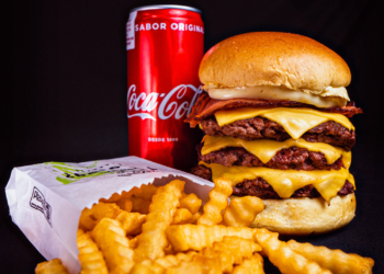 Halloween: Tá Doido Burger lança sanduíche sinistro
