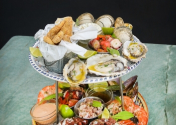 Torre de frutos do mar: dois andares de crustáceos e peixes é a novidade do cardápio do Sagrado Mar